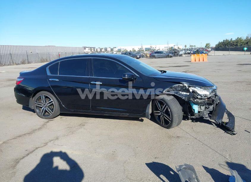 Photo 13 of 2017 Honda Accord TOURING V6 (VIN 1HGCR3F90HA022405)