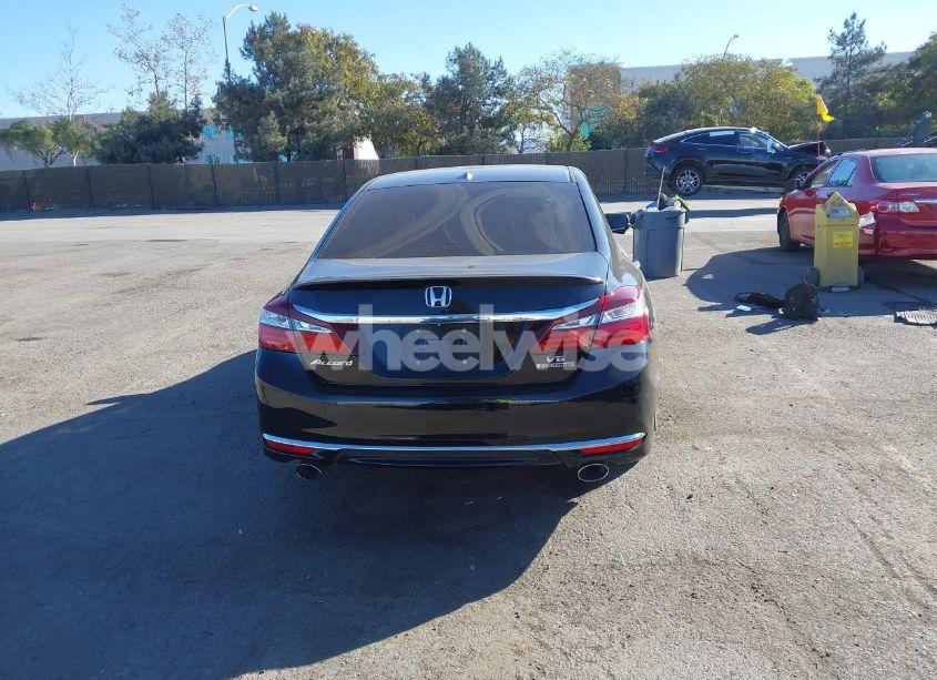 Photo 16 of 2017 Honda Accord TOURING V6 (VIN 1HGCR3F90HA022405)