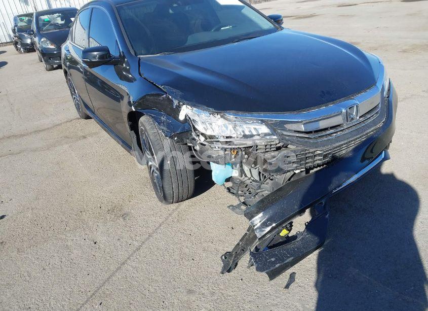 Photo 6 of 2017 Honda Accord TOURING V6 (VIN 1HGCR3F90HA022405)