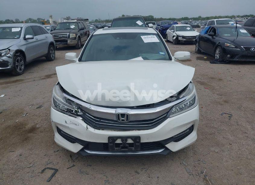 Photo 13 of 2016 Honda Accord TOURING (VIN 1HGCR3F91GA006924)