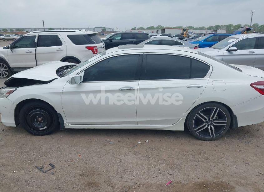 Photo 15 of 2016 Honda Accord TOURING (VIN 1HGCR3F91GA006924)