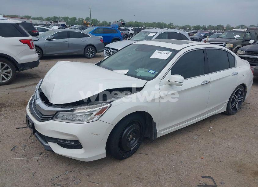Photo 2 of 2016 Honda Accord TOURING (VIN 1HGCR3F91GA006924)