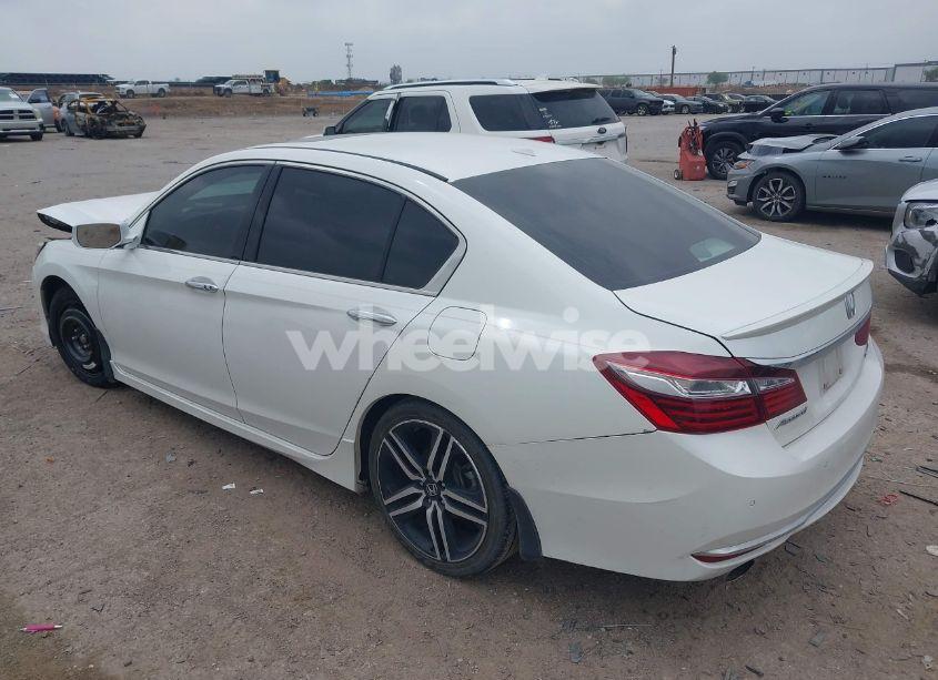 Photo 3 of 2016 Honda Accord TOURING (VIN 1HGCR3F91GA006924)