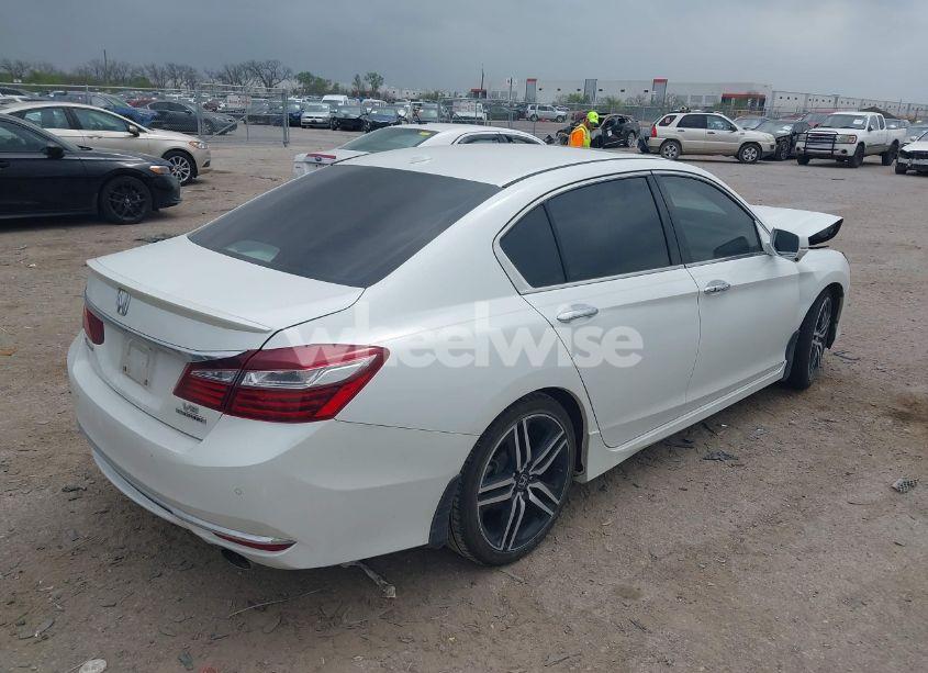 Photo 4 of 2016 Honda Accord TOURING (VIN 1HGCR3F91GA006924)