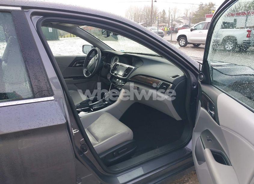 Photo 5 of 2016 Honda Accord TOURING (VIN 1HGCR3F91GA016417)