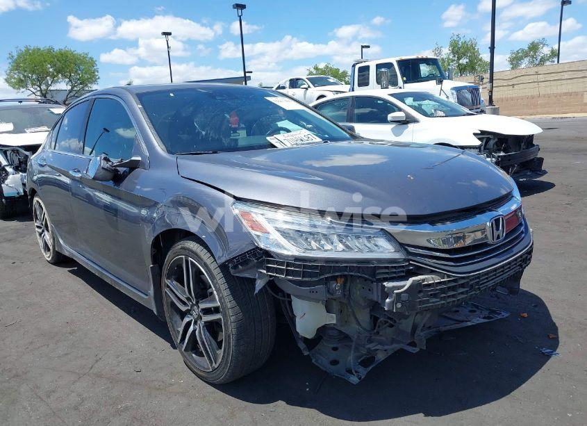 2016 Honda Accord TOURING (VIN 1HGCR3F91GA022475) main photo