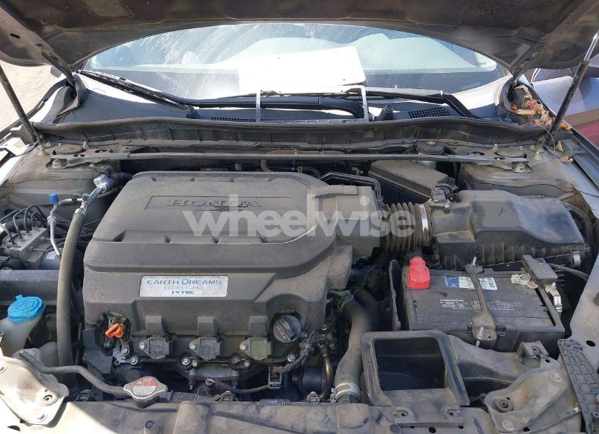 Photo 10 of 2016 Honda Accord TOURING (VIN 1HGCR3F91GA022475)