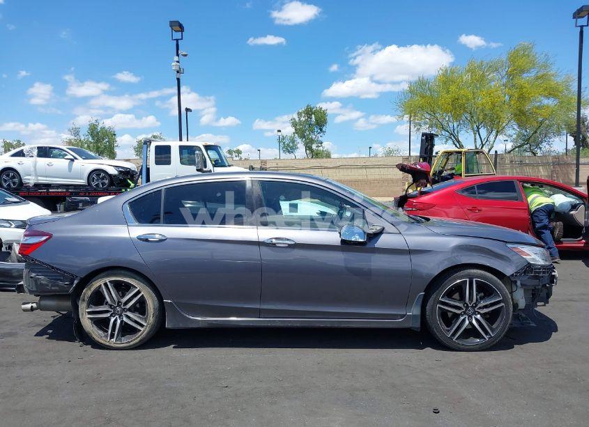 Photo 14 of 2016 Honda Accord TOURING (VIN 1HGCR3F91GA022475)