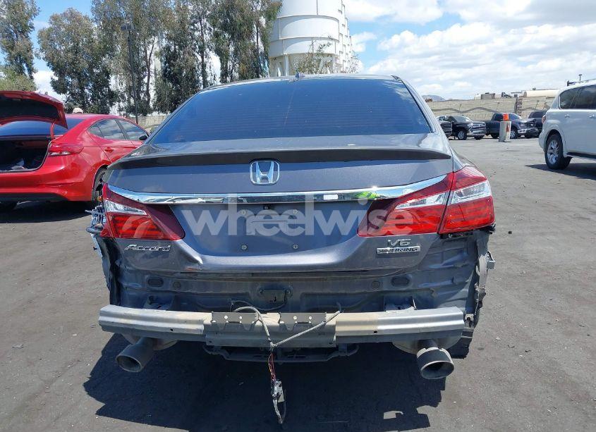 Photo 17 of 2016 Honda Accord TOURING (VIN 1HGCR3F91GA022475)