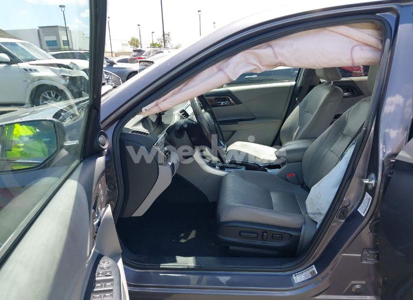 Photo 5 of 2016 Honda Accord TOURING (VIN 1HGCR3F91GA022475)