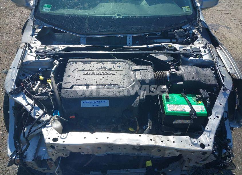 Photo 10 of 2017 Honda Accord TOURING V6 (VIN 1HGCR3F91HA033199)