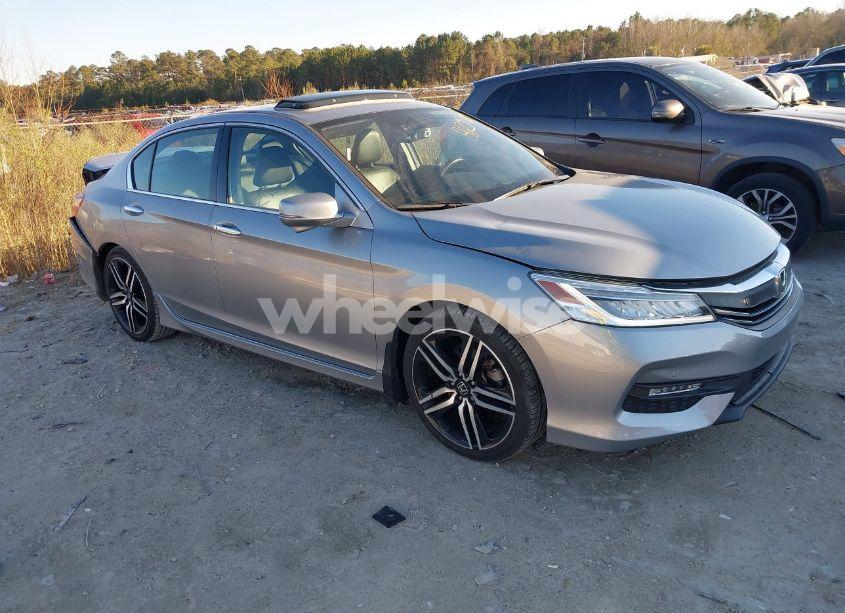 2017 Honda Accord TOURING V6 (VIN 1HGCR3F91HA039388) main photo