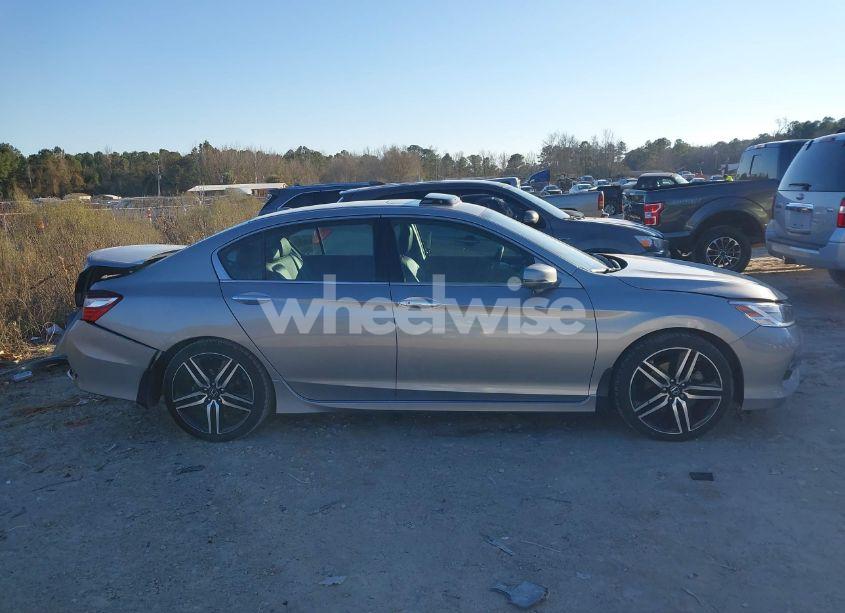 Photo 13 of 2017 Honda Accord TOURING V6 (VIN 1HGCR3F91HA039388)