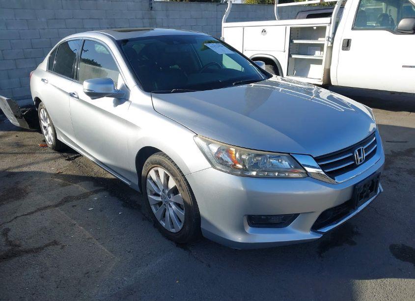 2015 Honda Accord TOURING (VIN 1HGCR3F92FA031569) main photo