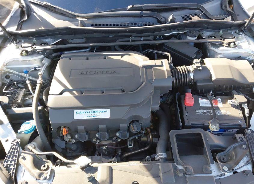 Photo 10 of 2015 Honda Accord TOURING (VIN 1HGCR3F92FA031569)