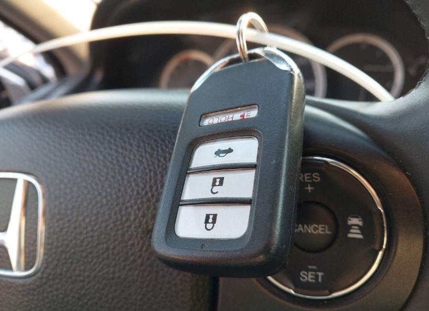 Photo 11 of 2015 Honda Accord TOURING (VIN 1HGCR3F92FA031569)