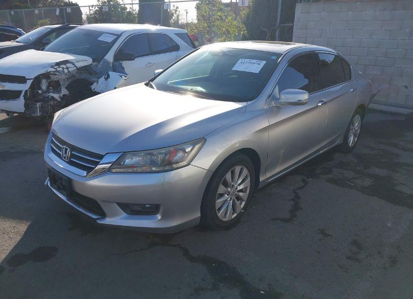 Photo 2 of 2015 Honda Accord TOURING (VIN 1HGCR3F92FA031569)