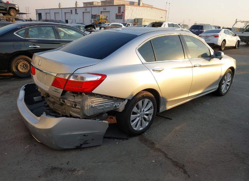 Photo 4 of 2015 Honda Accord TOURING (VIN 1HGCR3F92FA031569)