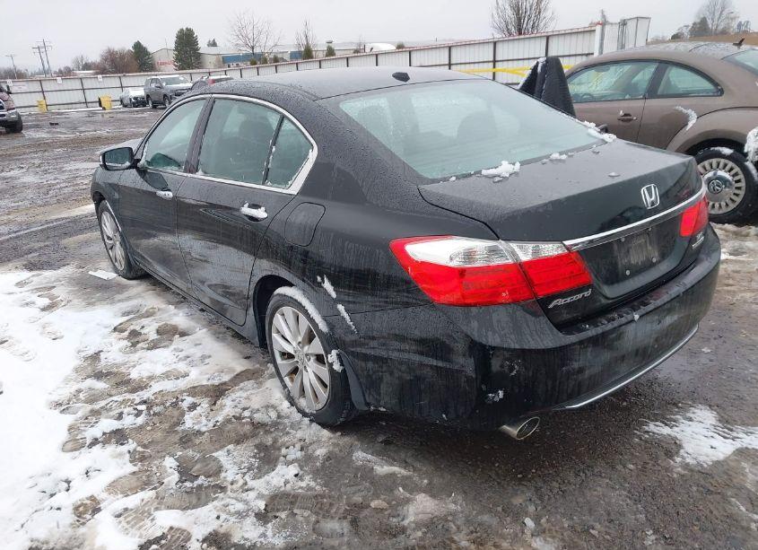 Photo 3 of 2015 Honda Accord TOURING (VIN 1HGCR3F92FA035959)
