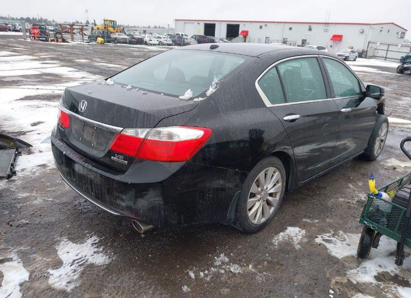 Photo 4 of 2015 Honda Accord TOURING (VIN 1HGCR3F92FA035959)