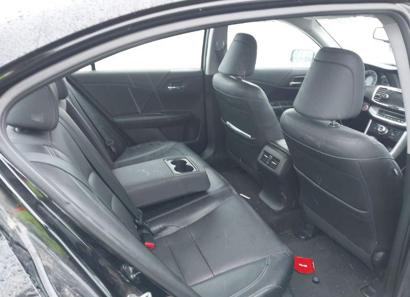 Photo 8 of 2015 Honda Accord TOURING (VIN 1HGCR3F92FA035959)