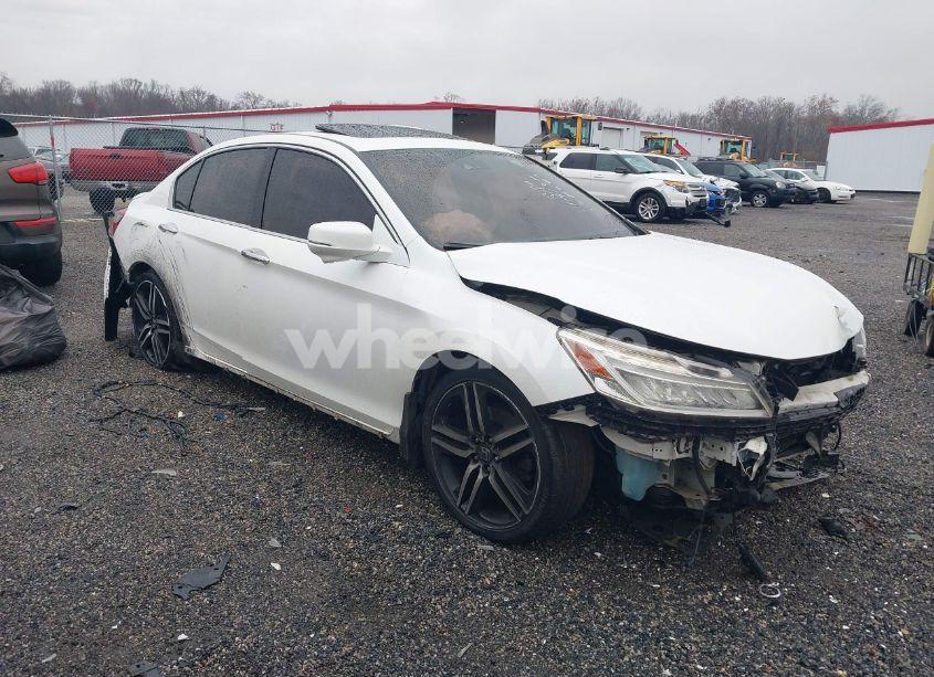 2016 Honda Accord TOURING (VIN 1HGCR3F92GA011162) main photo