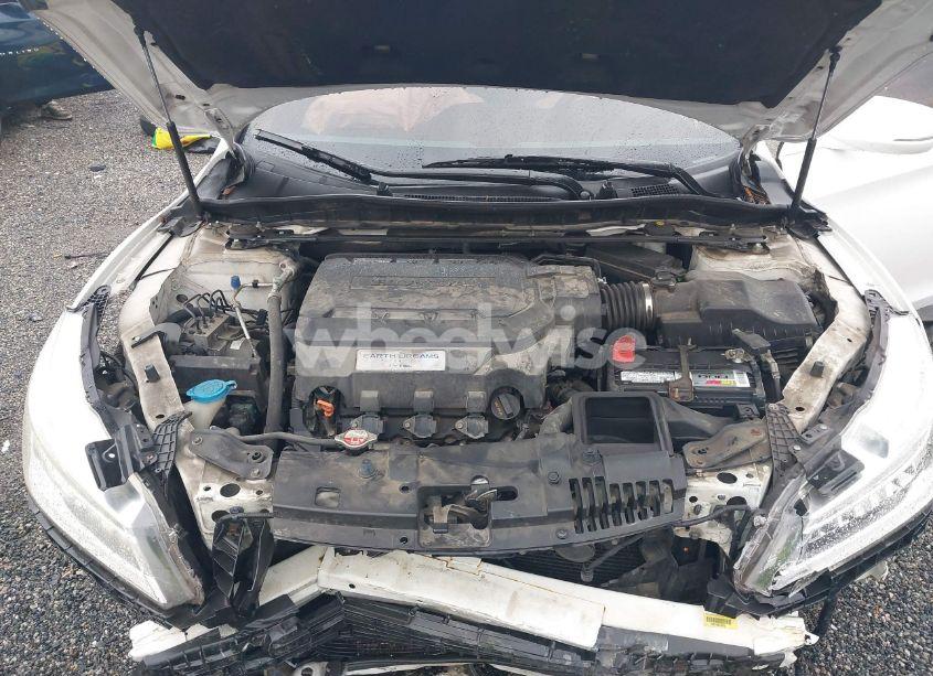 Photo 10 of 2016 Honda Accord TOURING (VIN 1HGCR3F92GA011162)