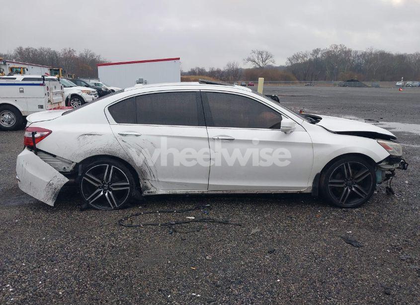 Photo 13 of 2016 Honda Accord TOURING (VIN 1HGCR3F92GA011162)