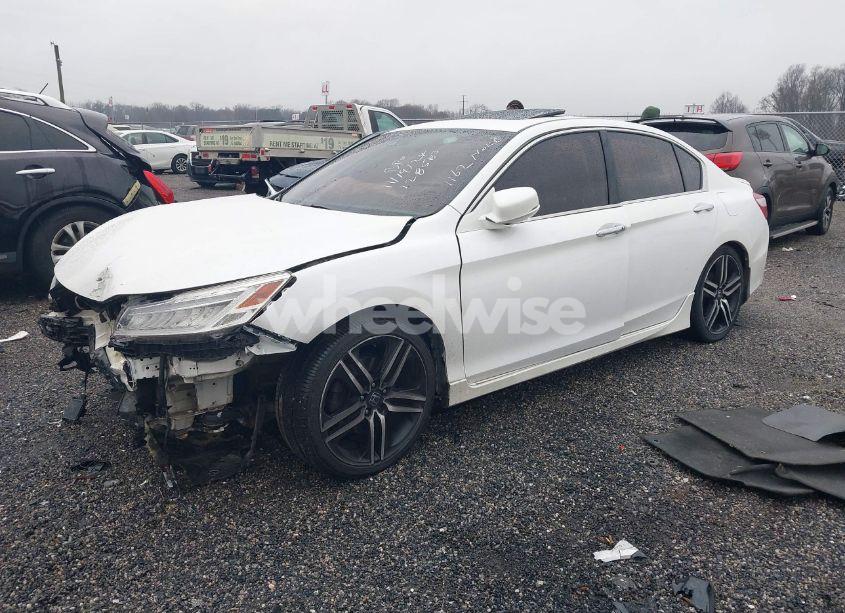 Photo 2 of 2016 Honda Accord TOURING (VIN 1HGCR3F92GA011162)