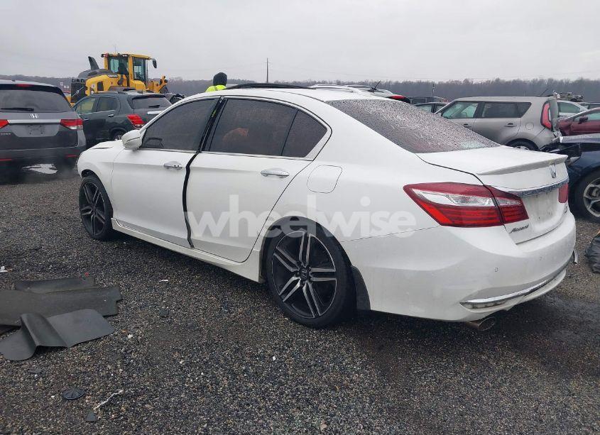 Photo 3 of 2016 Honda Accord TOURING (VIN 1HGCR3F92GA011162)