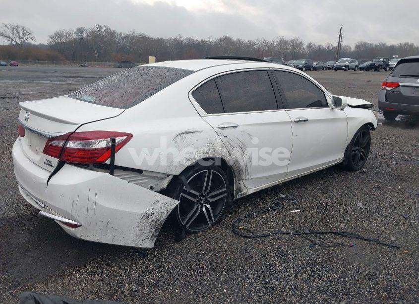 Photo 4 of 2016 Honda Accord TOURING (VIN 1HGCR3F92GA011162)