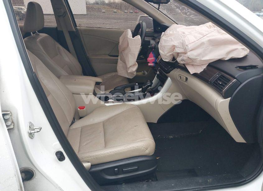 Photo 5 of 2016 Honda Accord TOURING (VIN 1HGCR3F92GA011162)