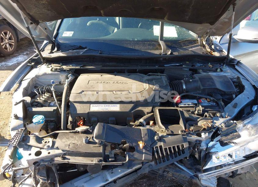 Photo 10 of 2016 Honda Accord TOURING (VIN 1HGCR3F92GA012537)