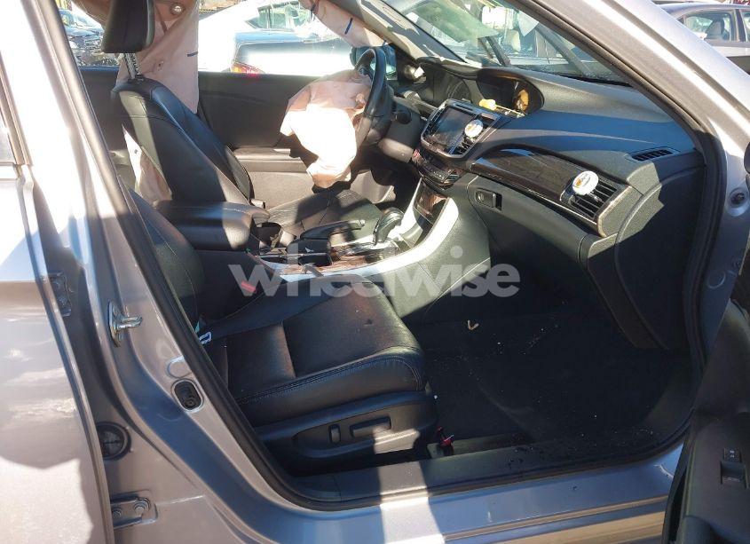 Photo 5 of 2016 Honda Accord TOURING (VIN 1HGCR3F92GA012537)