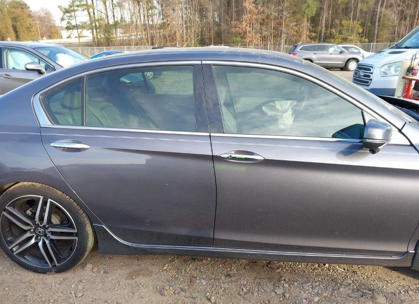 Photo 13 of 2016 Honda Accord TOURING (VIN 1HGCR3F92GA033002)