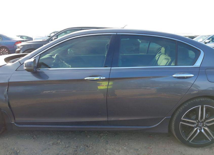 Photo 14 of 2016 Honda Accord TOURING (VIN 1HGCR3F92GA033002)