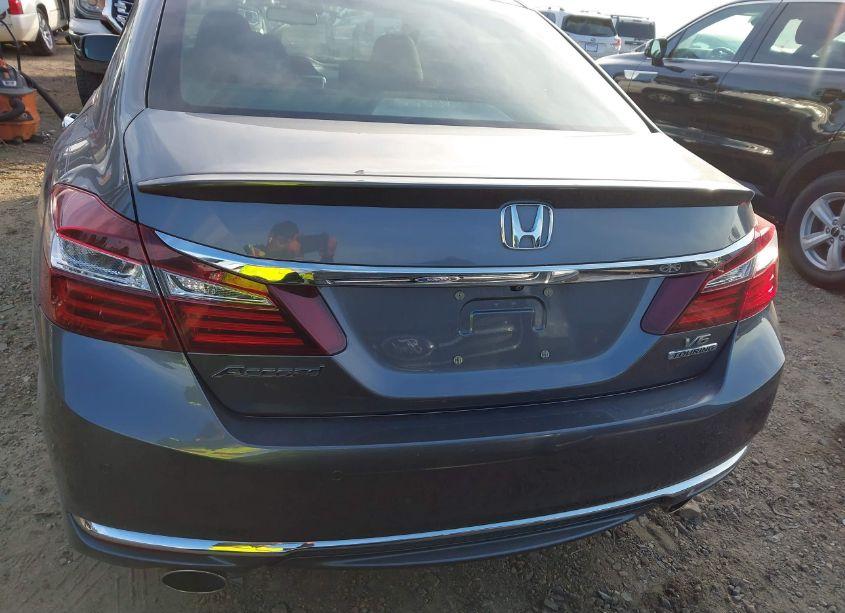Photo 16 of 2016 Honda Accord TOURING (VIN 1HGCR3F92GA033002)