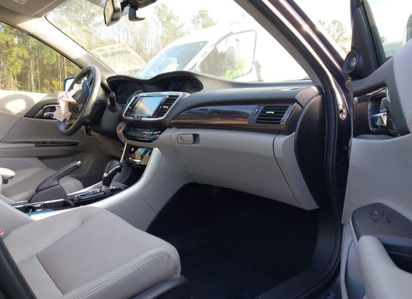 Photo 5 of 2016 Honda Accord TOURING (VIN 1HGCR3F92GA033002)