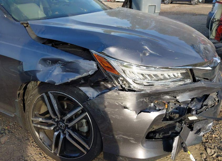 Photo 6 of 2016 Honda Accord TOURING (VIN 1HGCR3F92GA033002)