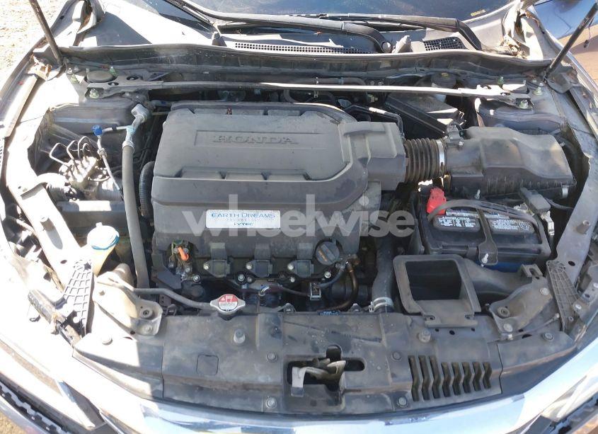 Photo 10 of 2017 Honda Accord TOURING V6 (VIN 1HGCR3F92HA038542)