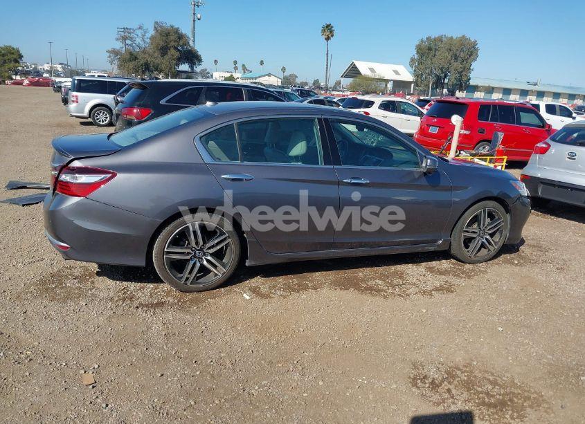 Photo 14 of 2017 Honda Accord TOURING V6 (VIN 1HGCR3F92HA038542)