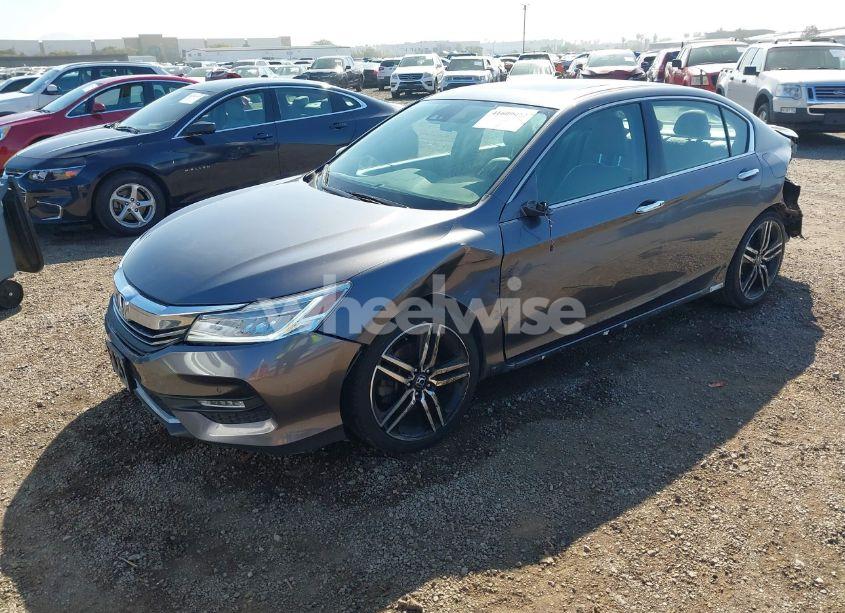 Photo 2 of 2017 Honda Accord TOURING V6 (VIN 1HGCR3F92HA038542)