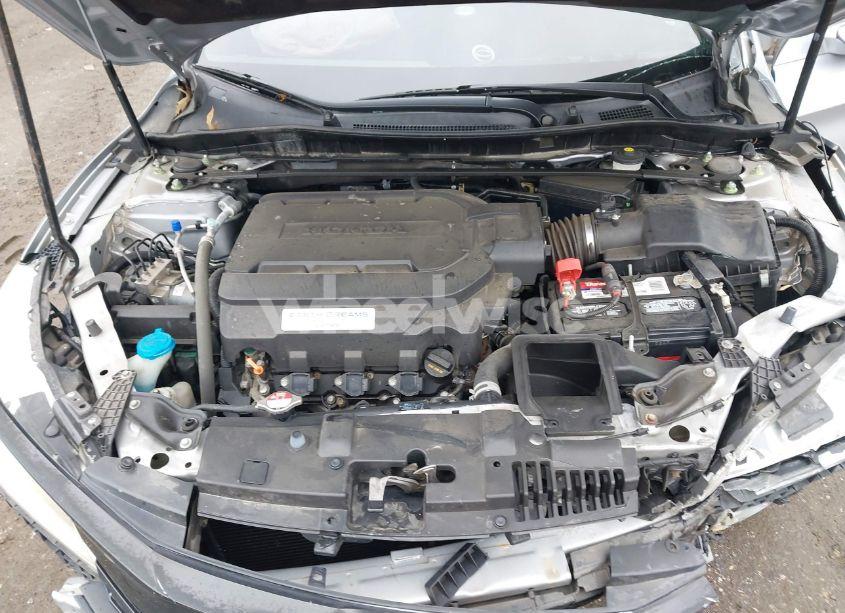 Photo 10 of 2017 Honda Accord TOURING V6 (VIN 1HGCR3F92HA039397)