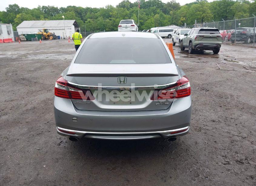 Photo 16 of 2017 Honda Accord TOURING V6 (VIN 1HGCR3F92HA039397)