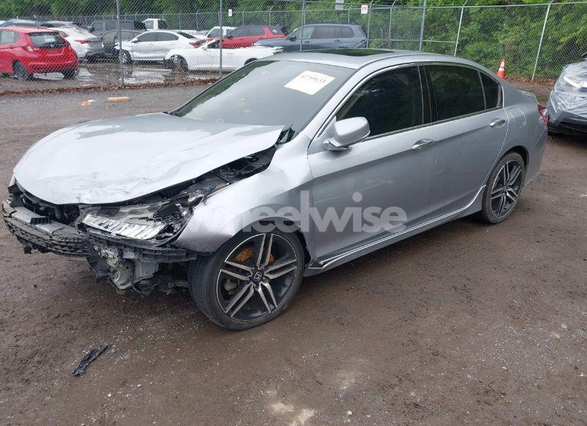 Photo 2 of 2017 Honda Accord TOURING V6 (VIN 1HGCR3F92HA039397)