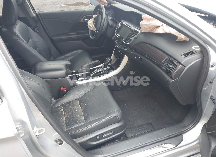 Photo 5 of 2017 Honda Accord TOURING V6 (VIN 1HGCR3F92HA039397)