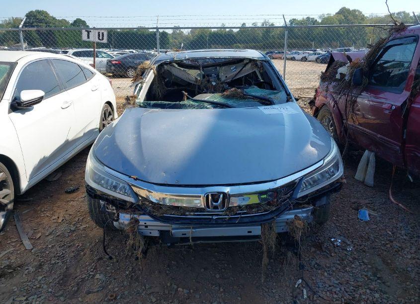 Photo 12 of 2017 Honda Accord TOURING V6 (VIN 1HGCR3F92HA042865)