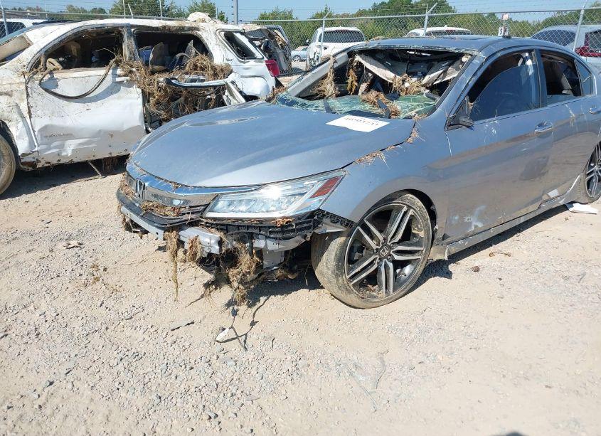 Photo 6 of 2017 Honda Accord TOURING V6 (VIN 1HGCR3F92HA042865)