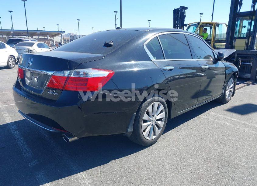 Photo 4 of 2015 Honda Accord TOURING (VIN 1HGCR3F93FA020838)