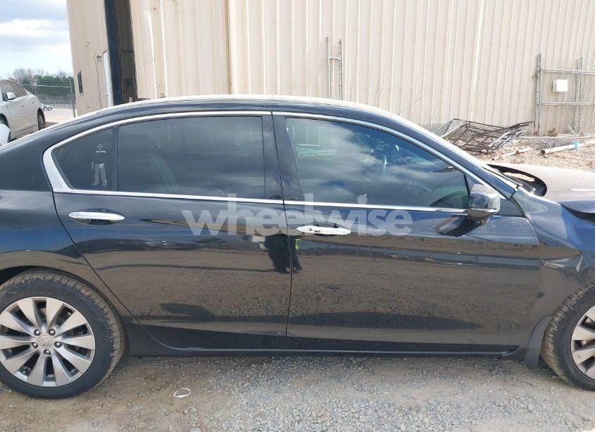 Photo 13 of 2015 Honda Accord TOURING (VIN 1HGCR3F93FA035940)
